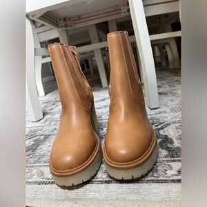 Oasis Society Camel Leather Anastasia Booties…Size 6.5…NWOT